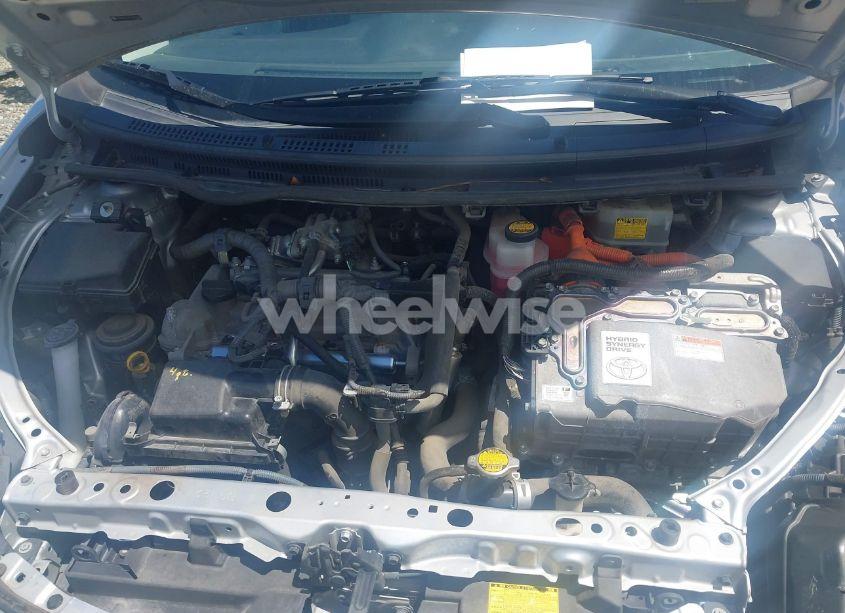 Photo 10 of 2013 Toyota Prius C TWO (VIN JTDKDTB37D1037102)