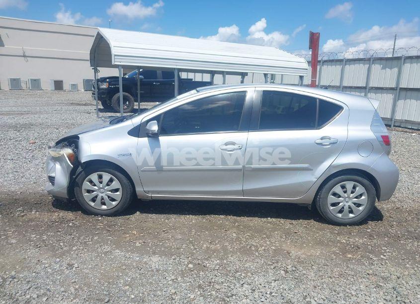 Photo 14 of 2013 Toyota Prius C TWO (VIN JTDKDTB37D1037102)