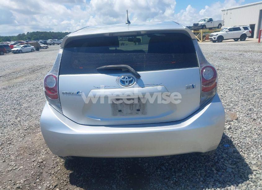 Photo 16 of 2013 Toyota Prius C TWO (VIN JTDKDTB37D1037102)