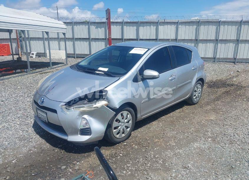 Photo 2 of 2013 Toyota Prius C TWO (VIN JTDKDTB37D1037102)