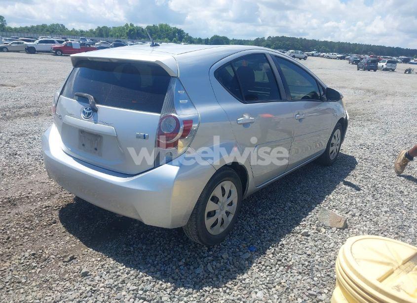 Photo 4 of 2013 Toyota Prius C TWO (VIN JTDKDTB37D1037102)