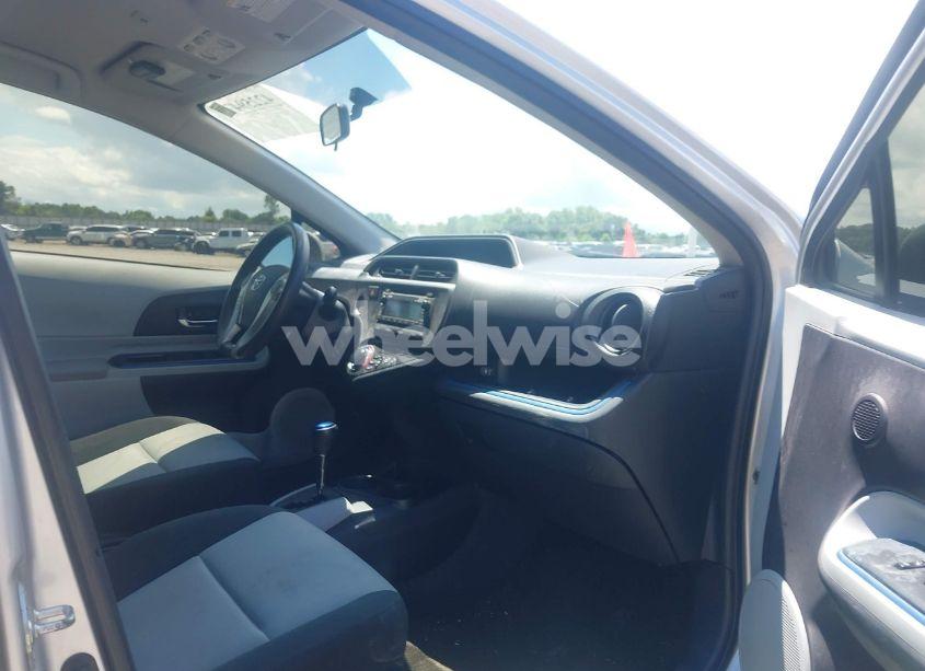 Photo 5 of 2013 Toyota Prius C TWO (VIN JTDKDTB37D1037102)