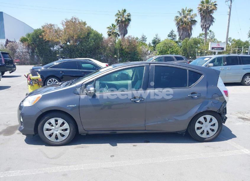 Photo 14 of 2013 Toyota Prius C ONE (VIN JTDKDTB37D1555906)