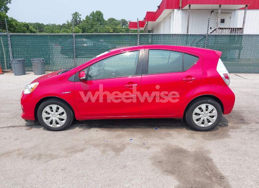 Photo 14 of 2014 Toyota Prius C THREE (VIN JTDKDTB37E1566373)