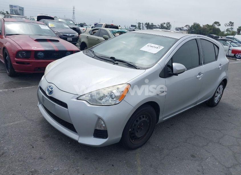 Photo 2 of 2014 Toyota Prius C ONE (VIN JTDKDTB37E1570732)