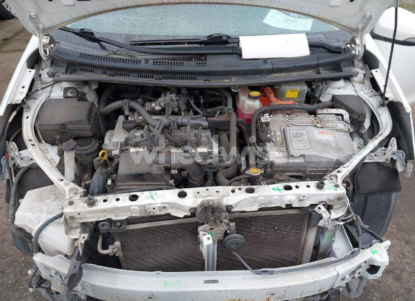 Photo 10 of 2015 Toyota Prius C TWO (VIN JTDKDTB37F1101819)