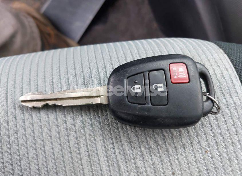 Photo 11 of 2015 Toyota Prius C TWO (VIN JTDKDTB37F1101819)