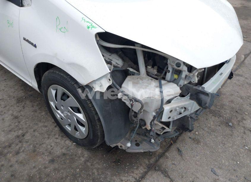 Photo 20 of 2015 Toyota Prius C TWO (VIN JTDKDTB37F1101819)