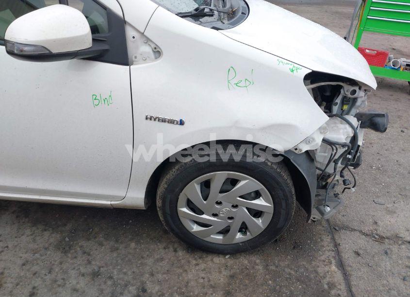 Photo 21 of 2015 Toyota Prius C TWO (VIN JTDKDTB37F1101819)