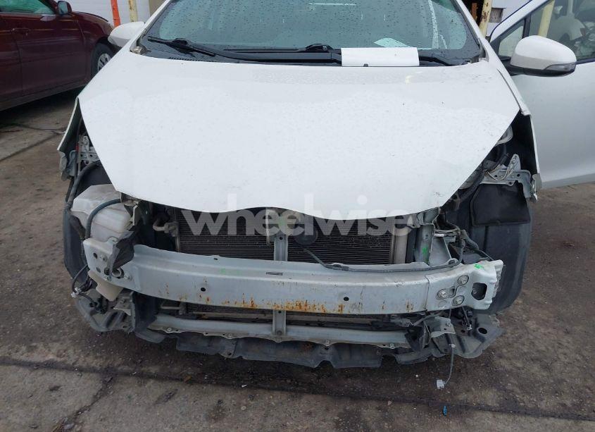 Photo 6 of 2015 Toyota Prius C TWO (VIN JTDKDTB37F1101819)