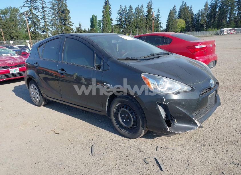 2016 Toyota Prius C TWO (VIN JTDKDTB37G1124535) main photo