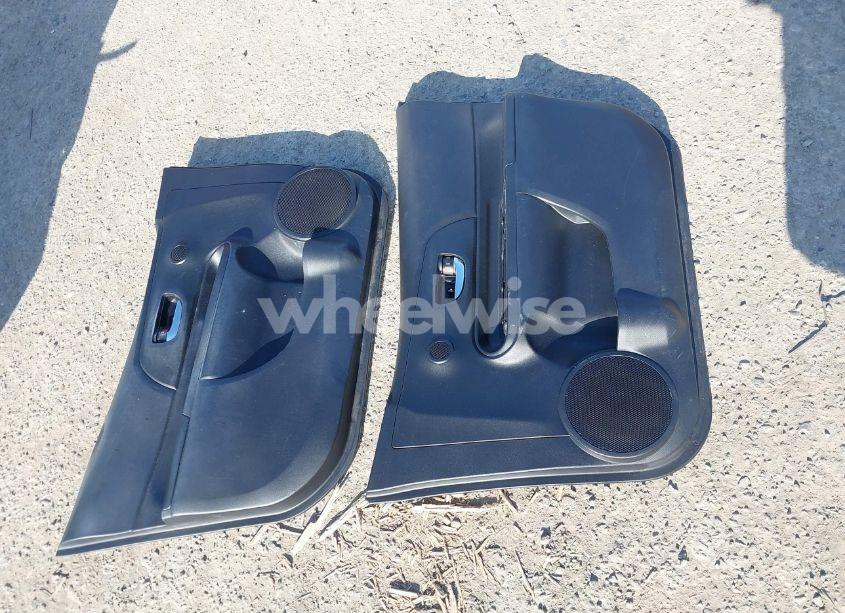 Photo 12 of 2016 Toyota Prius C TWO (VIN JTDKDTB37G1124535)