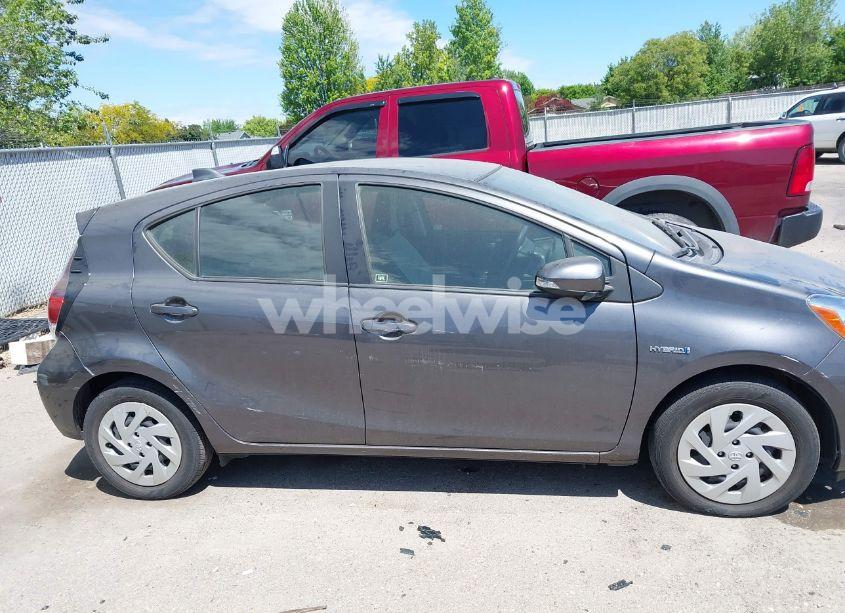 Photo 13 of 2016 Toyota Prius C ONE (VIN JTDKDTB37G1134269)