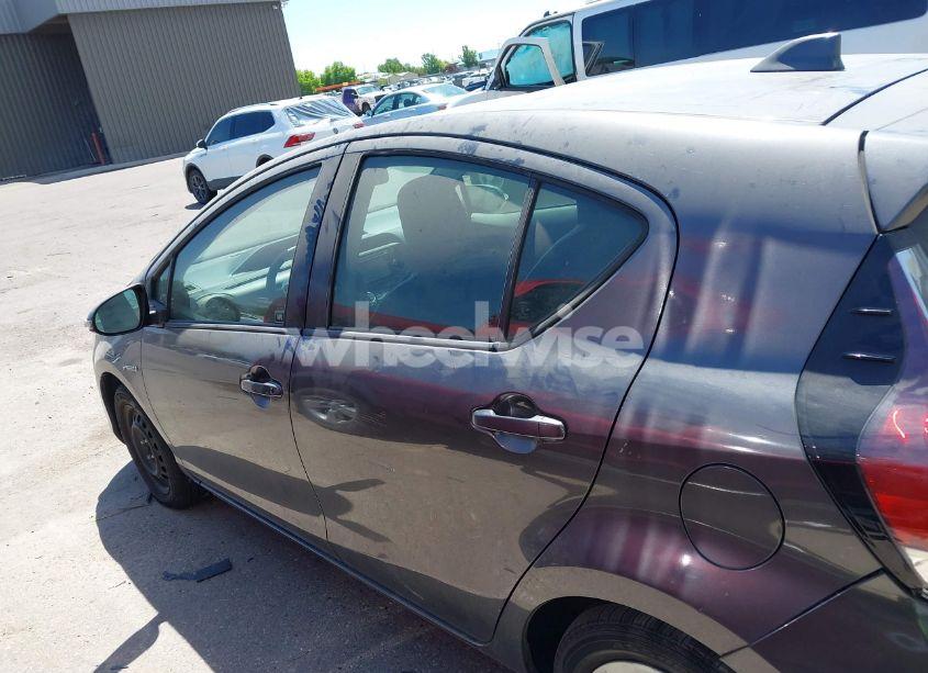 Photo 14 of 2016 Toyota Prius C ONE (VIN JTDKDTB37G1134269)