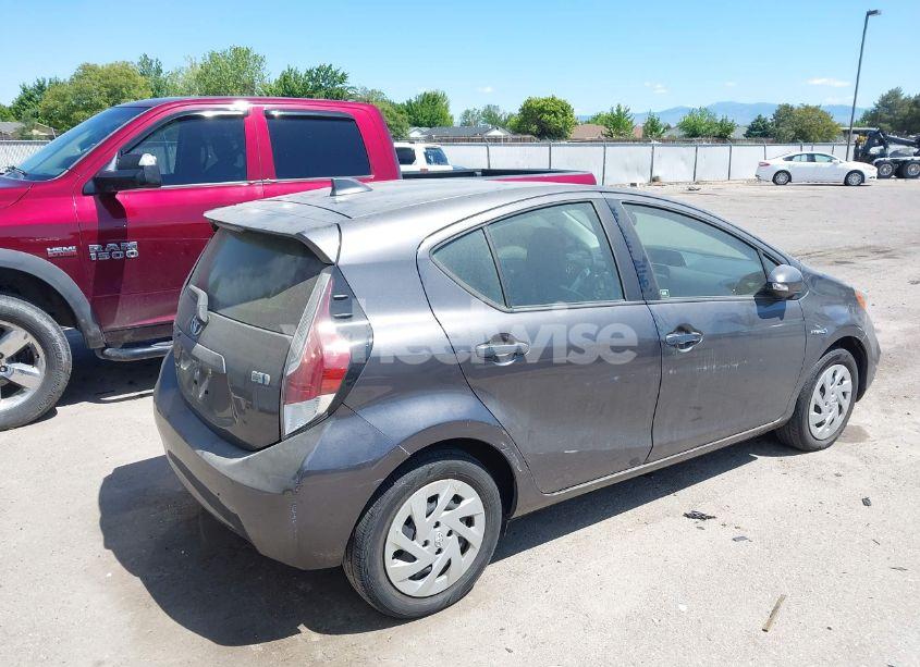 Photo 4 of 2016 Toyota Prius C ONE (VIN JTDKDTB37G1134269)