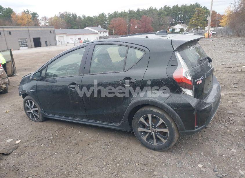 Photo 15 of 2018 Toyota Prius C TWO (VIN JTDKDTB37J1606137)