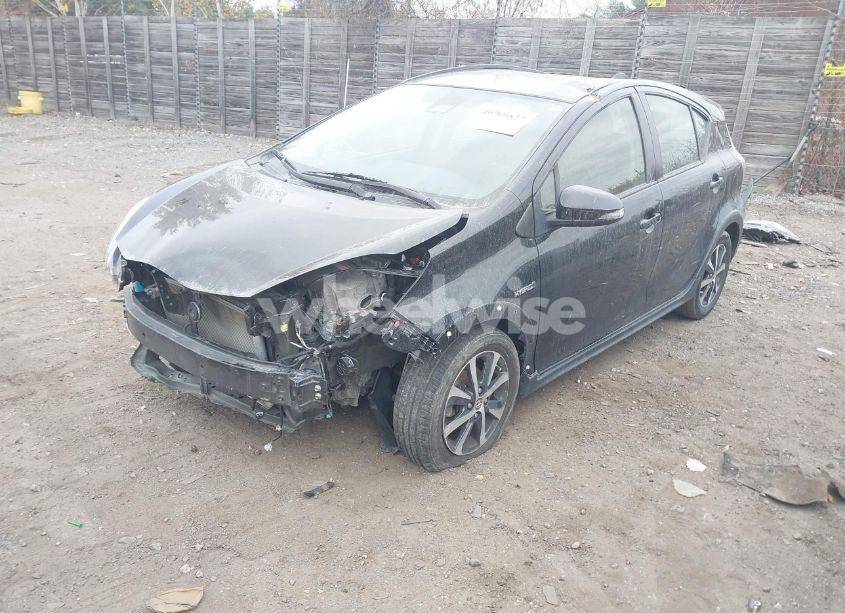 Photo 2 of 2018 Toyota Prius C TWO (VIN JTDKDTB37J1606137)