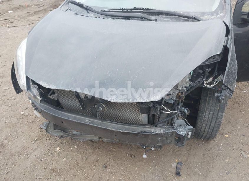 Photo 6 of 2018 Toyota Prius C TWO (VIN JTDKDTB37J1606137)