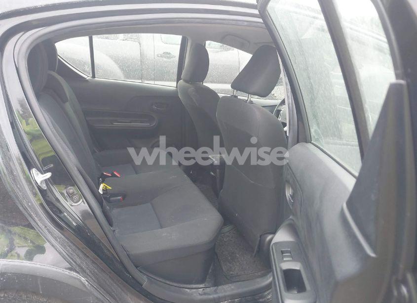 Photo 8 of 2018 Toyota Prius C TWO (VIN JTDKDTB37J1606137)