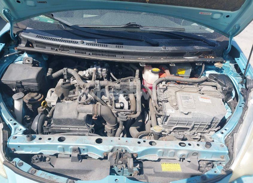 Photo 10 of 2013 Toyota Prius C THREE (VIN JTDKDTB38D1039697)