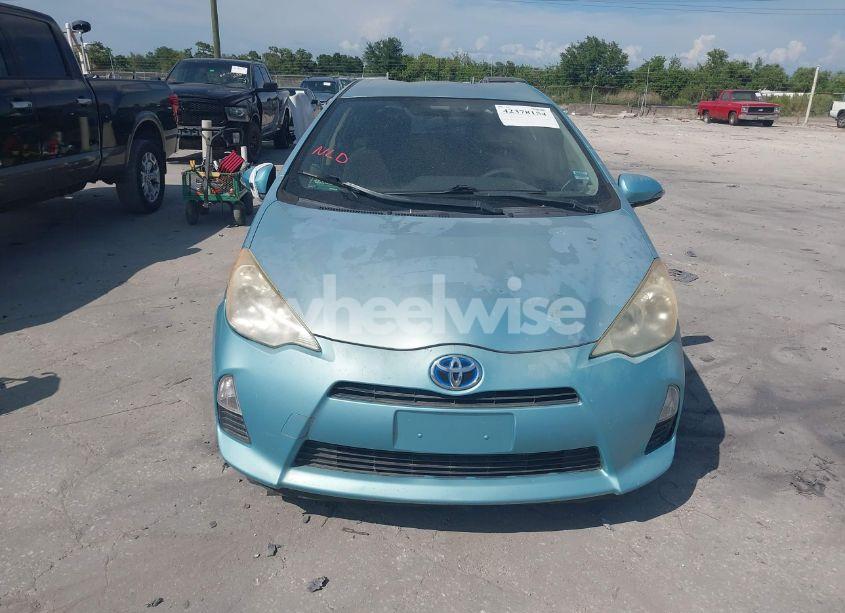 Photo 12 of 2013 Toyota Prius C THREE (VIN JTDKDTB38D1039697)