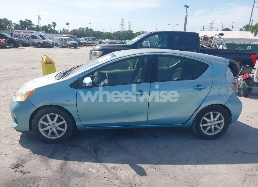 Photo 14 of 2013 Toyota Prius C THREE (VIN JTDKDTB38D1039697)