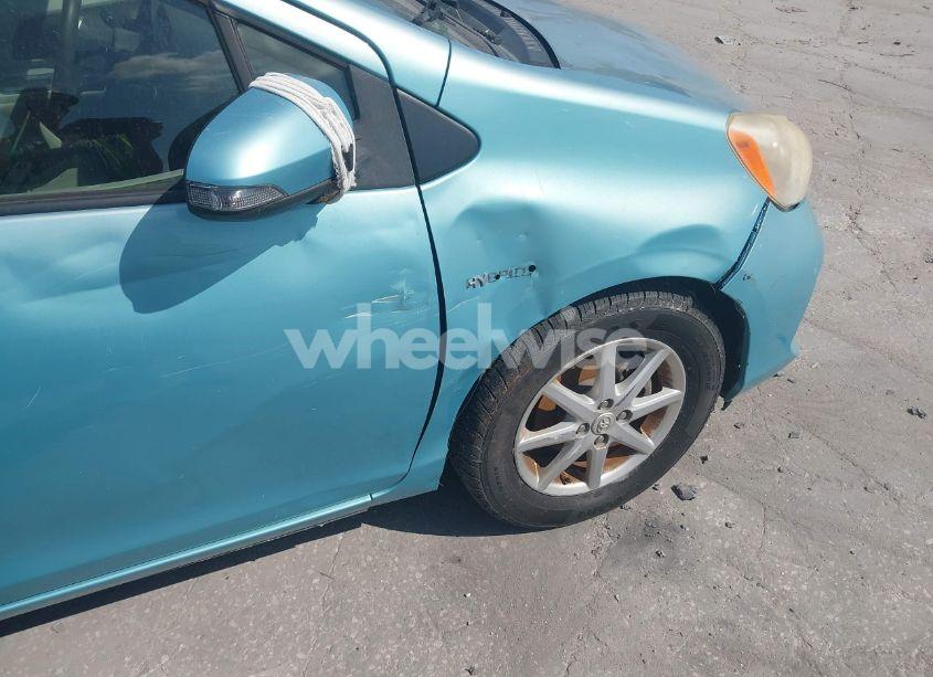 Photo 17 of 2013 Toyota Prius C THREE (VIN JTDKDTB38D1039697)