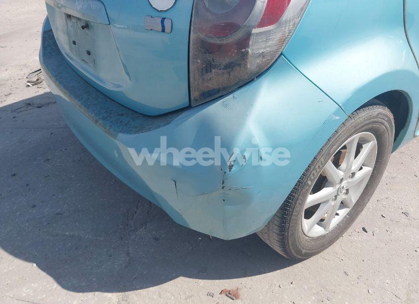 Photo 18 of 2013 Toyota Prius C THREE (VIN JTDKDTB38D1039697)