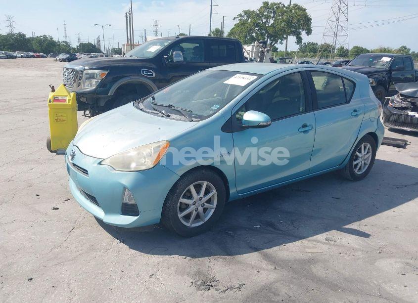 Photo 2 of 2013 Toyota Prius C THREE (VIN JTDKDTB38D1039697)