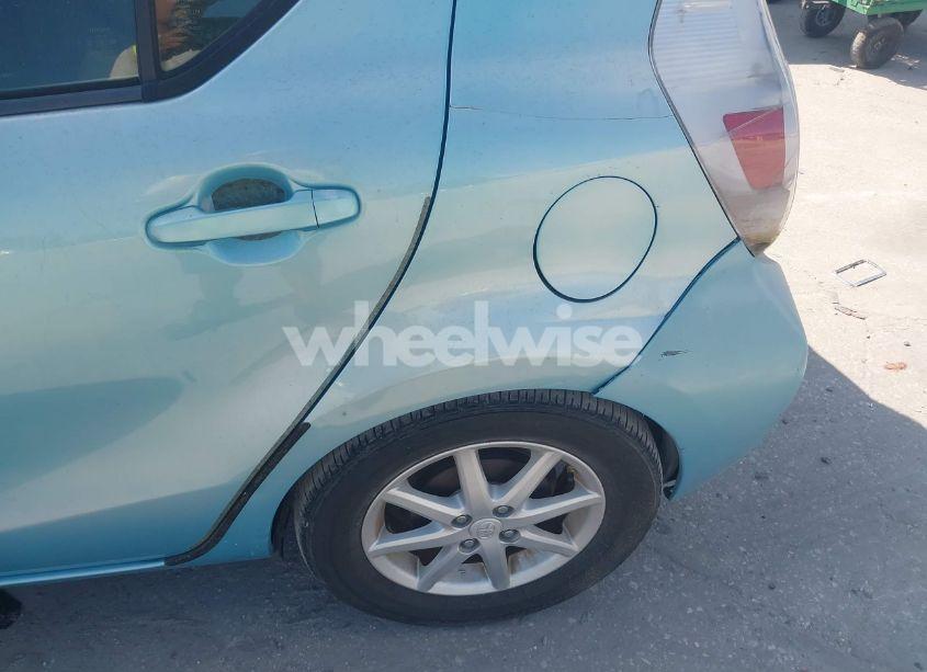 Photo 20 of 2013 Toyota Prius C THREE (VIN JTDKDTB38D1039697)