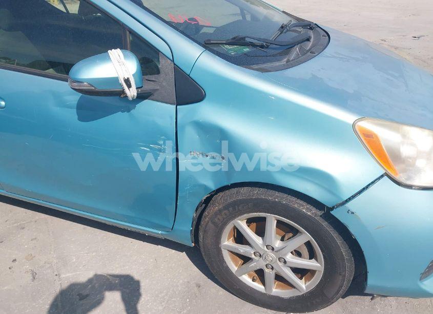 Photo 6 of 2013 Toyota Prius C THREE (VIN JTDKDTB38D1039697)