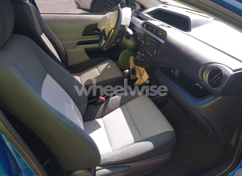 Photo 5 of 2013 Toyota Prius C THREE (VIN JTDKDTB38D1530030)