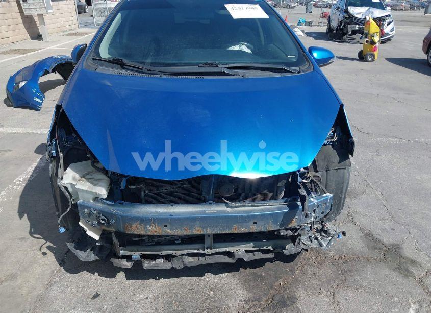 Photo 6 of 2013 Toyota Prius C THREE (VIN JTDKDTB38D1530030)