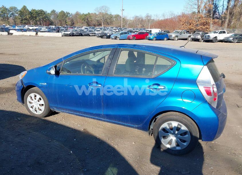 Photo 14 of 2013 Toyota Prius C TWO (VIN JTDKDTB38D1543134)