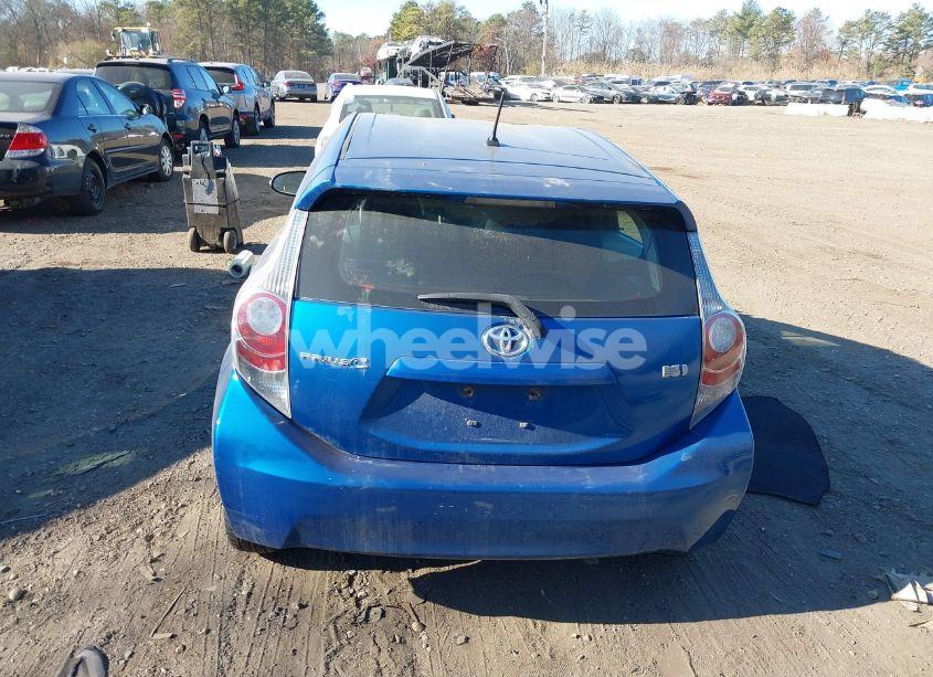 Photo 16 of 2013 Toyota Prius C TWO (VIN JTDKDTB38D1543134)