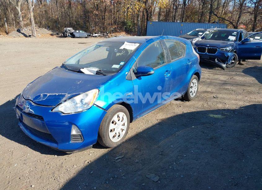 Photo 2 of 2013 Toyota Prius C TWO (VIN JTDKDTB38D1543134)