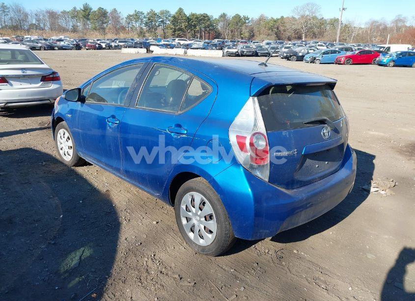 Photo 3 of 2013 Toyota Prius C TWO (VIN JTDKDTB38D1543134)