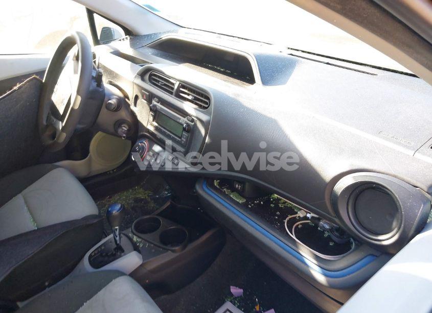 Photo 5 of 2013 Toyota Prius C TWO (VIN JTDKDTB38D1543134)