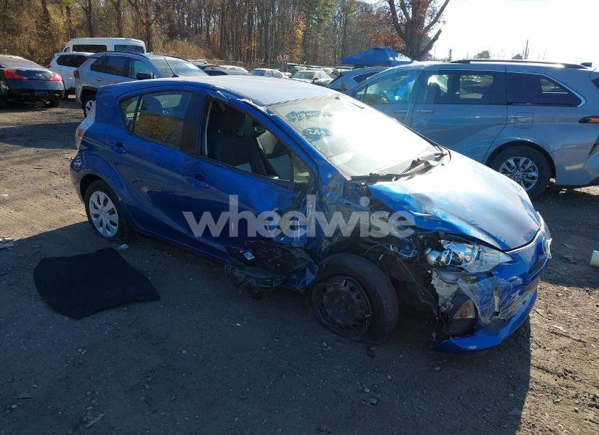 Photo 6 of 2013 Toyota Prius C TWO (VIN JTDKDTB38D1543134)