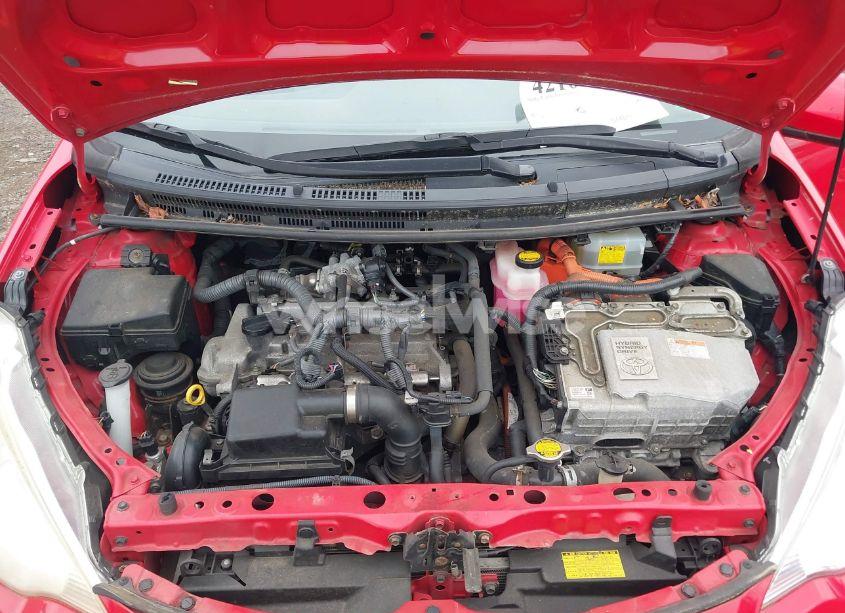 Photo 10 of 2014 Toyota Prius C TWO (VIN JTDKDTB38E1558542)