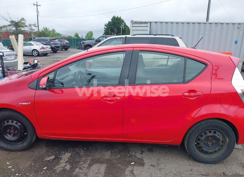 Photo 14 of 2014 Toyota Prius C TWO (VIN JTDKDTB38E1558542)