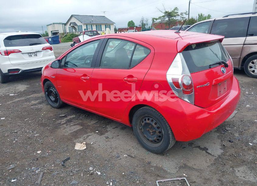Photo 3 of 2014 Toyota Prius C TWO (VIN JTDKDTB38E1558542)