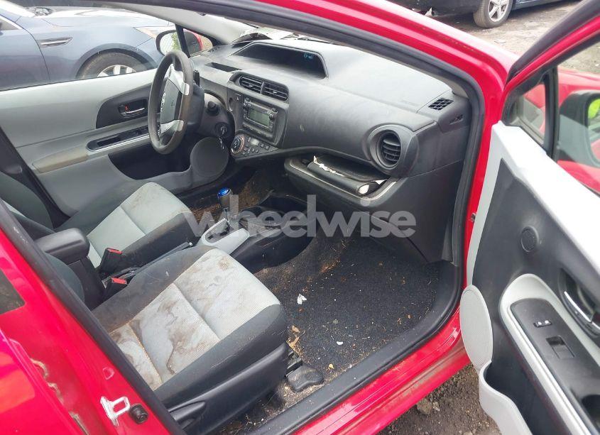 Photo 5 of 2014 Toyota Prius C TWO (VIN JTDKDTB38E1558542)