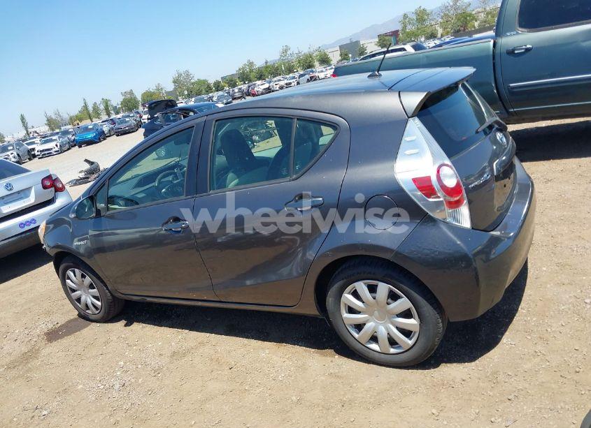Photo 15 of 2014 Toyota Prius C ONE (VIN JTDKDTB38E1560971)