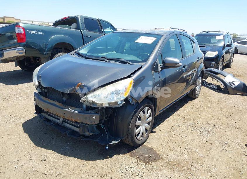 Photo 2 of 2014 Toyota Prius C ONE (VIN JTDKDTB38E1560971)