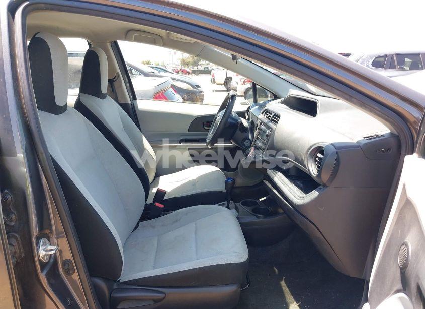 Photo 5 of 2014 Toyota Prius C ONE (VIN JTDKDTB38E1560971)