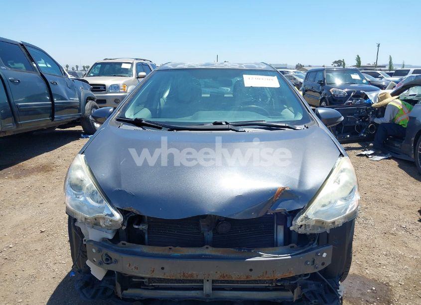 Photo 6 of 2014 Toyota Prius C ONE (VIN JTDKDTB38E1560971)