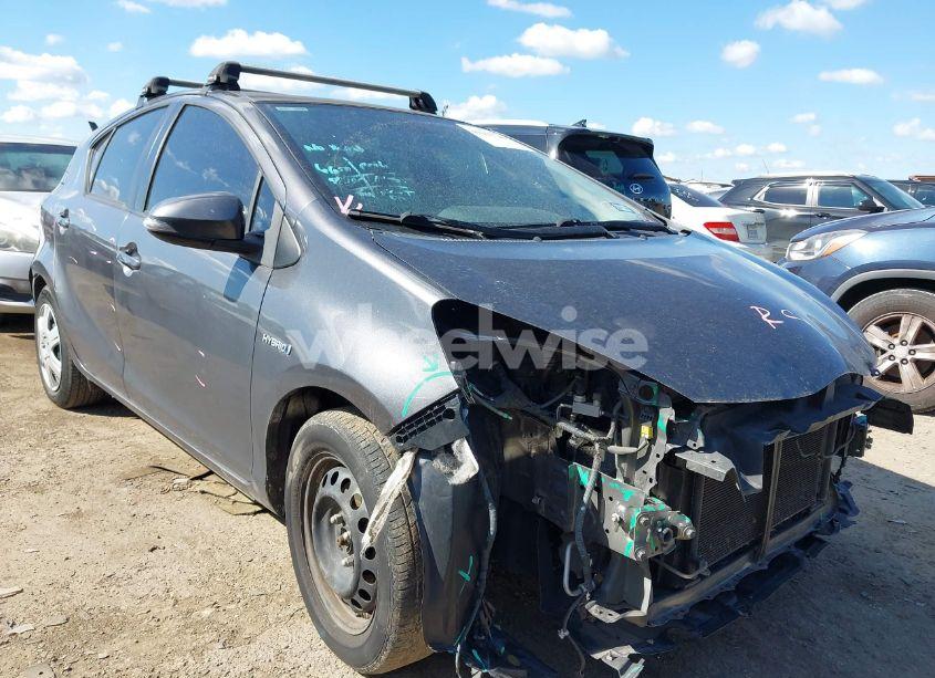 2015 Toyota Prius C TWO (VIN JTDKDTB38F1088014) main photo