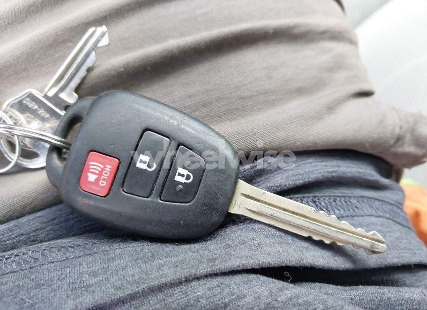 Photo 11 of 2015 Toyota Prius C TWO (VIN JTDKDTB38F1088014)