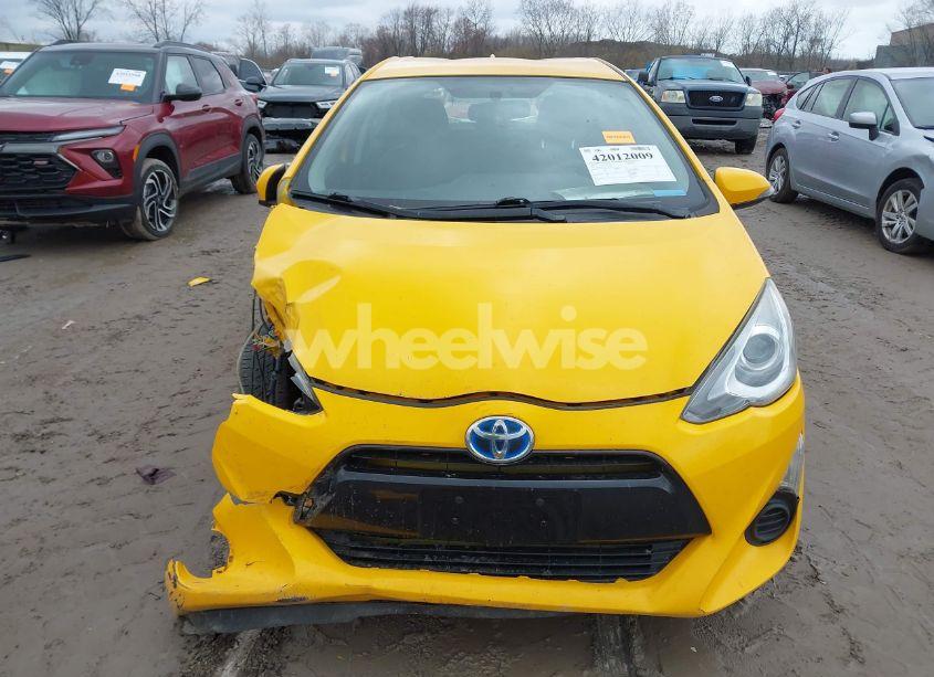 Photo 12 of 2015 Toyota Prius C TWO (VIN JTDKDTB38F1113171)